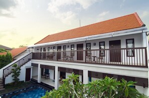Individually furnished, free WiFi, bed sheets - Sanur Guest House (Denpasar)