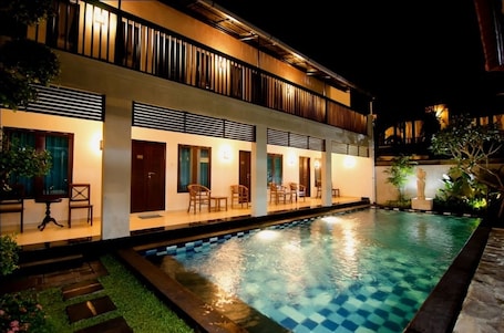 Basic Room, 2 Twin Beds | Outdoor pool