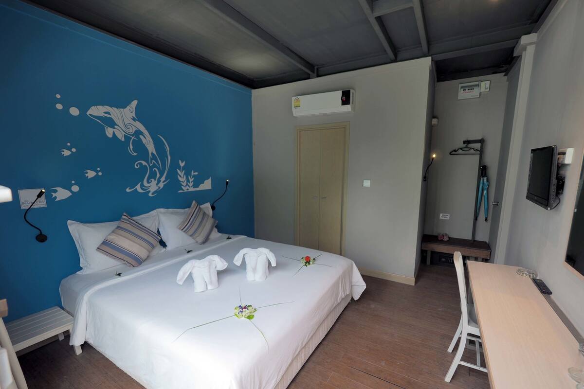 Deluxe Double Bed Beach Access | 1 bedroom, minibar, in-room safe, desk