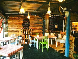 Tägliches Frühstücksbuffet gegen Gebühr