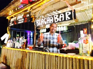 Poolside bar - The Beacha Club (Ko Phi Phi)