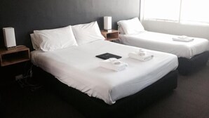 Iron/ironing board (on request), WiFi (free) - Melrose Motel (Mittagong)