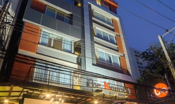 Front of property – evening/night