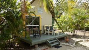 Standard Suite, 1 Bedroom, Non Smoking, Balcony (Cabin) | Teres/patio