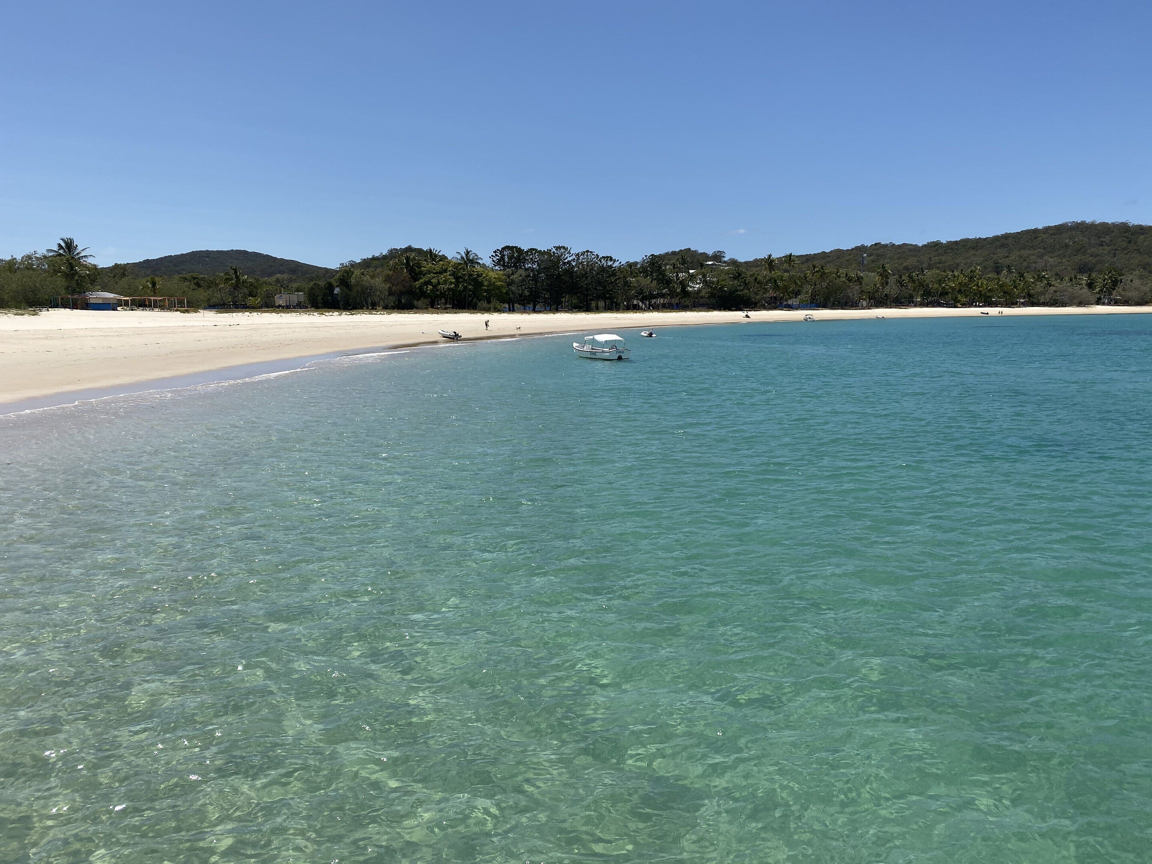 Plage à proximité, sable blanc, navette pour la plage