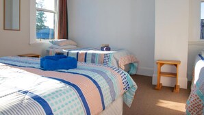 Habitació familiar | Cortines opaques, wifi gratuïta i roba de llit 