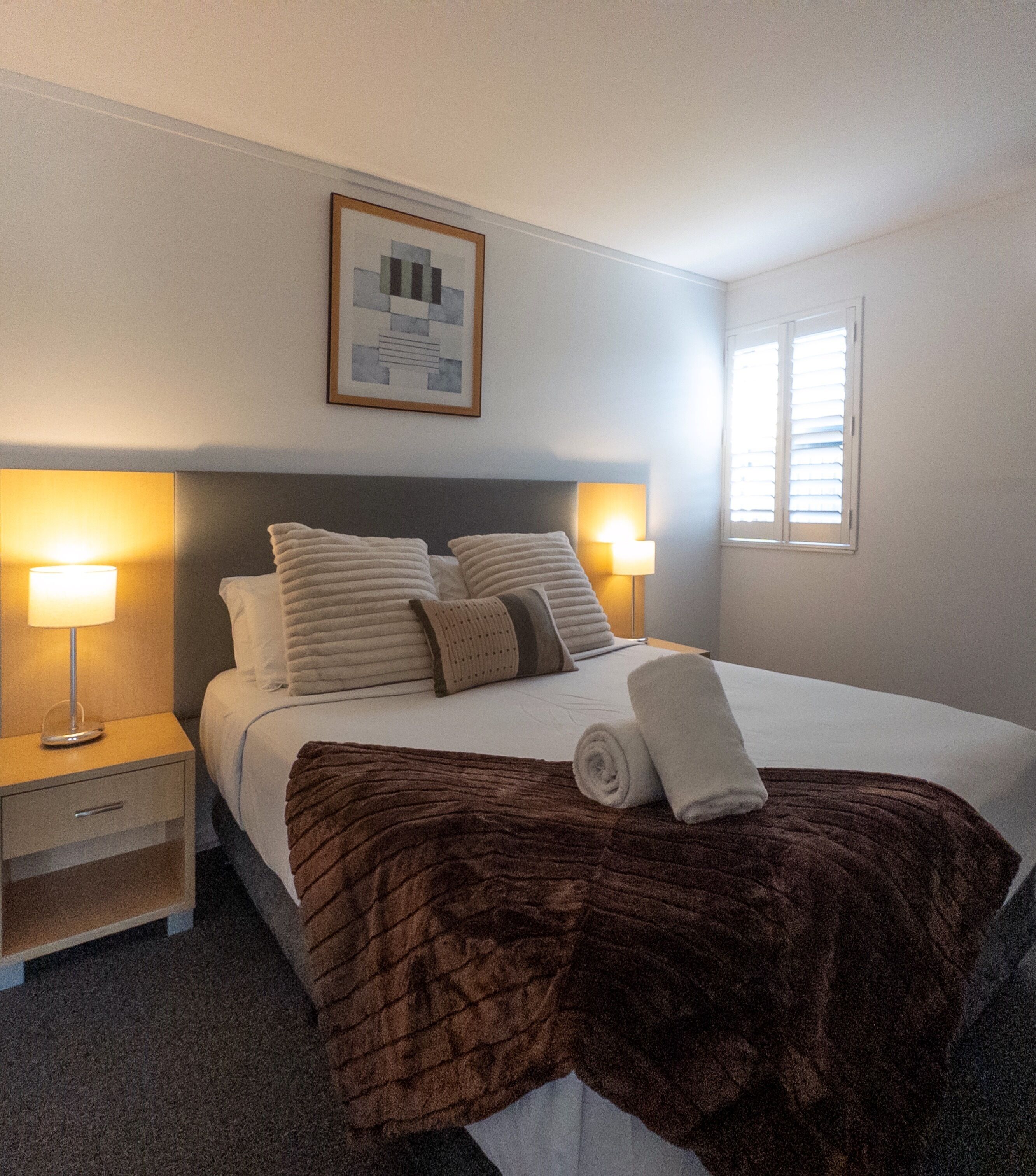 Minibar, desk, soundproofing, iron/ironing board