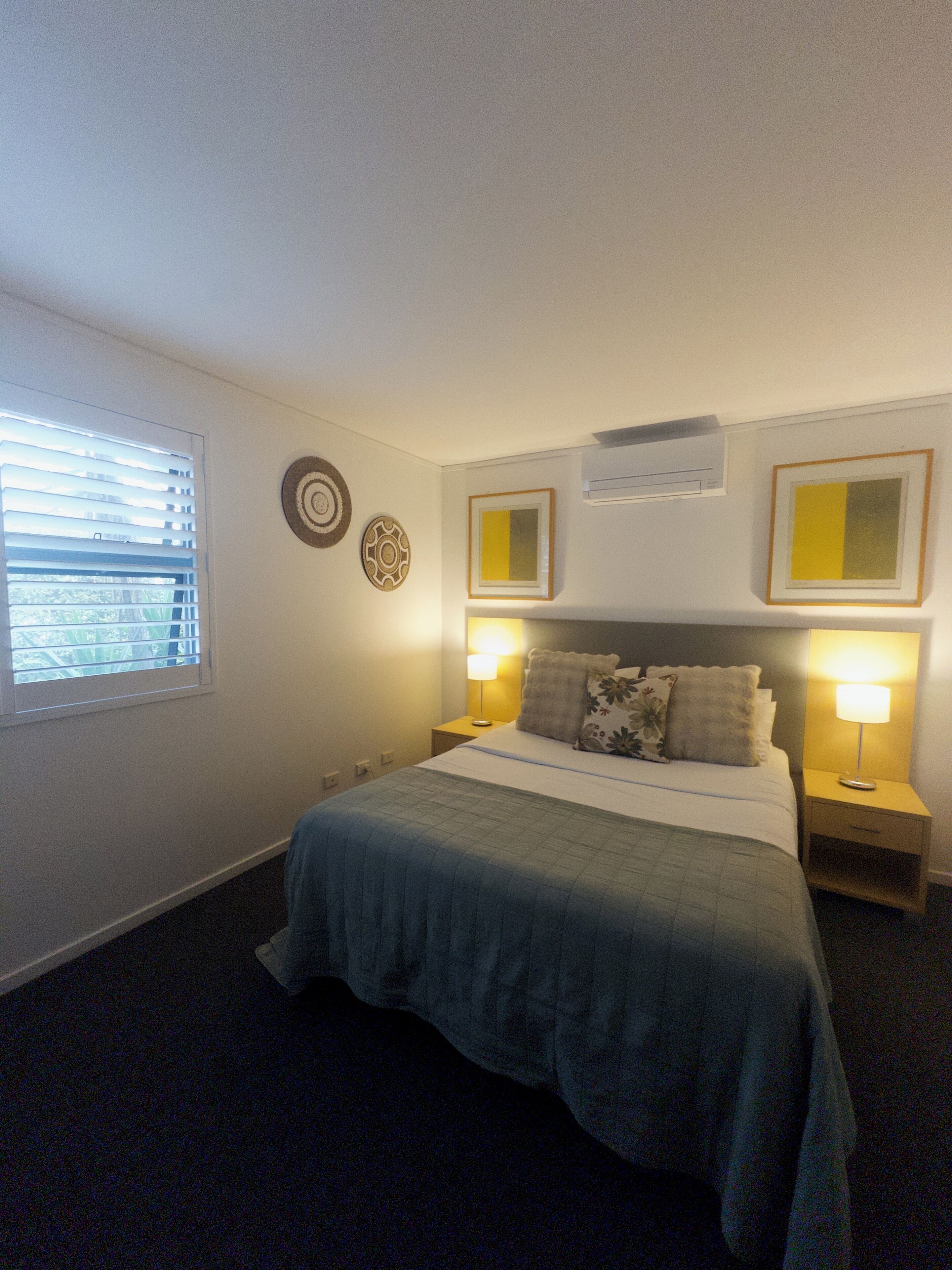 Minibar, desk, soundproofing, iron/ironing board