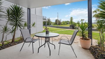 One Bedroom Apartment with Bay View | Terrace/patio