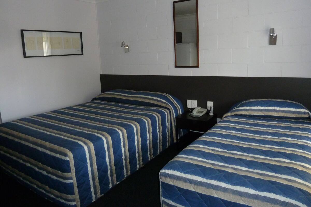 スタンダード ルーム 禁煙 (Standard Twin Room) | 高級寝具、デスク、遮光カーテン、アイロン / アイロン台