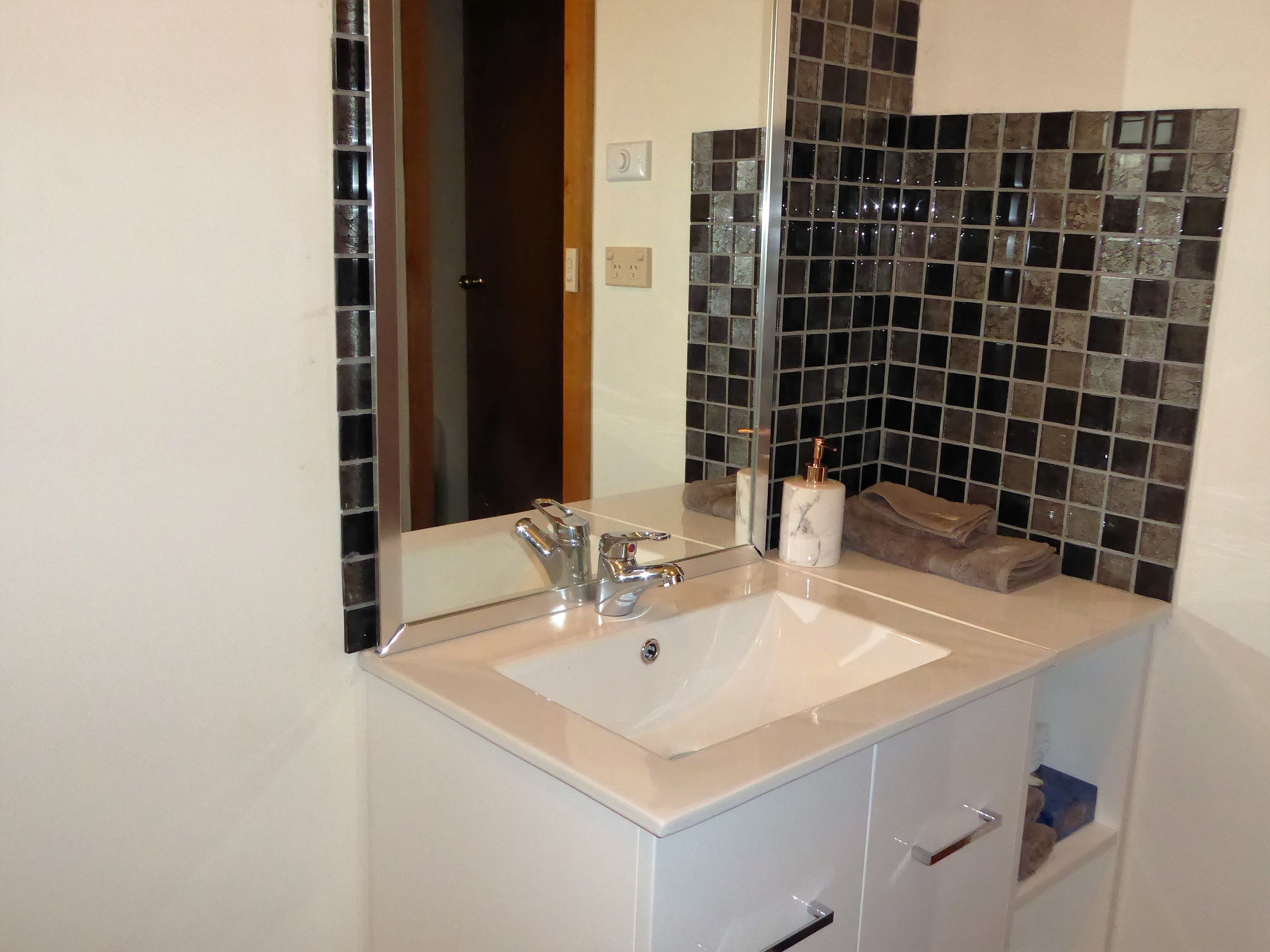 Platypus Park Country Retreat — image 15