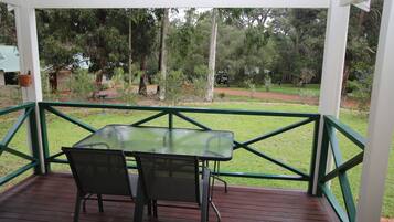 ์คํ ๋ค๋ ์คํ๋์ค, ์ฃผ๋ฐฉ (Heron Spa Chalet) | ๋ฐ์ฝ๋