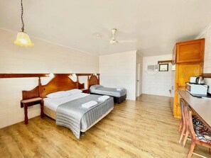 Twin Room | Blackout curtains, iron/ironing board, free WiFi, bed sheets - Yongala Lodge by The Strand (North Ward)