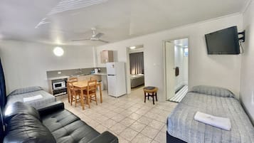 Appartamento familiare, angolo cottura (Executive) | Area soggiorno | TV LCD