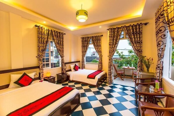 Habitación familiar, balcón | Vista desde la habitación