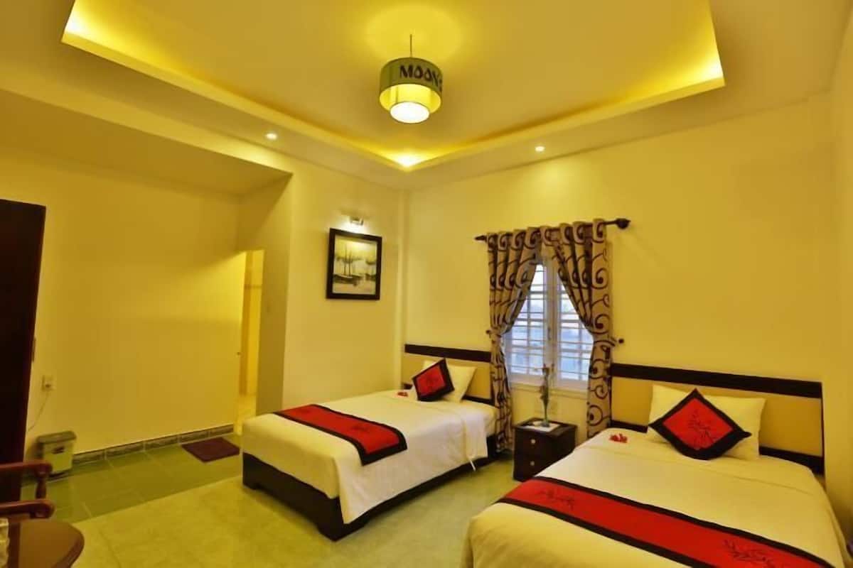 Camas con pillow-top, minibar, escritorio y cortinas blackout