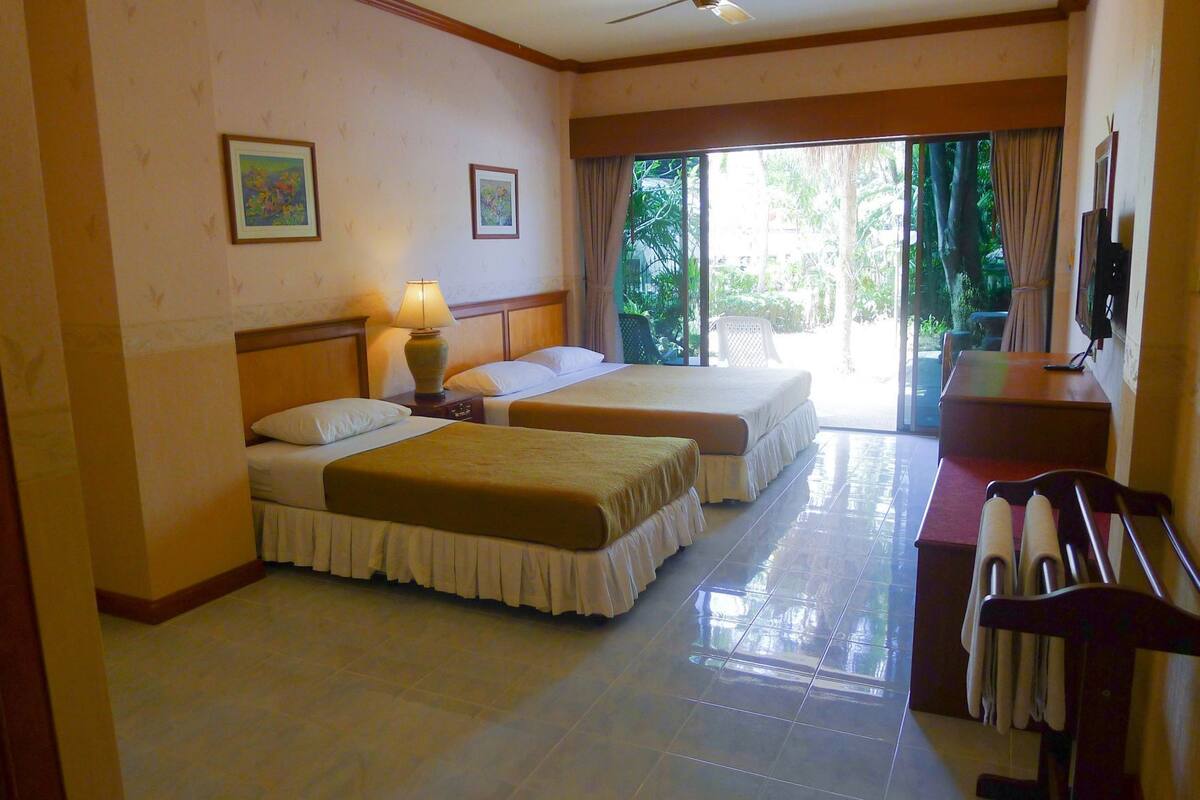 In-room safe, desk, cribs/infant beds, free WiFi