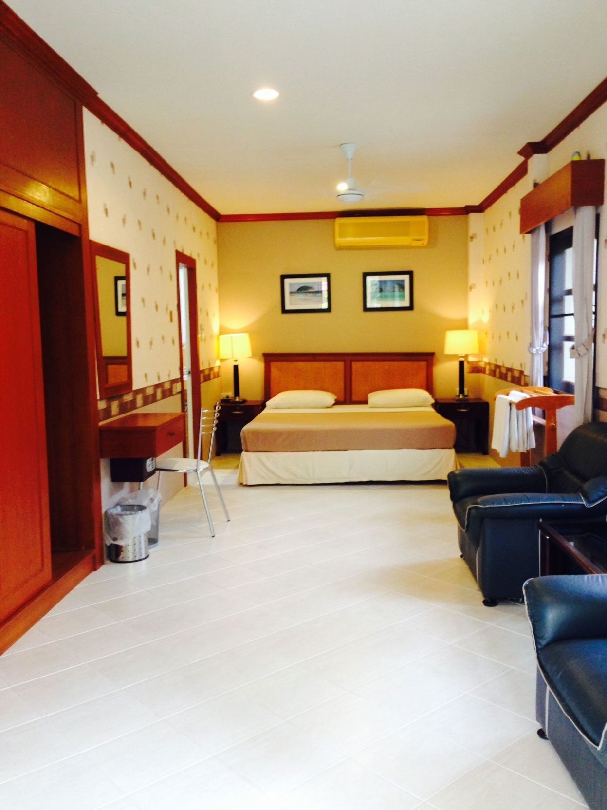 In-room safe, desk, cribs/infant beds, free WiFi