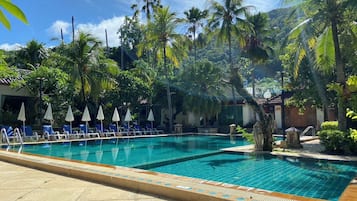 Outdoor pool, sun loungers