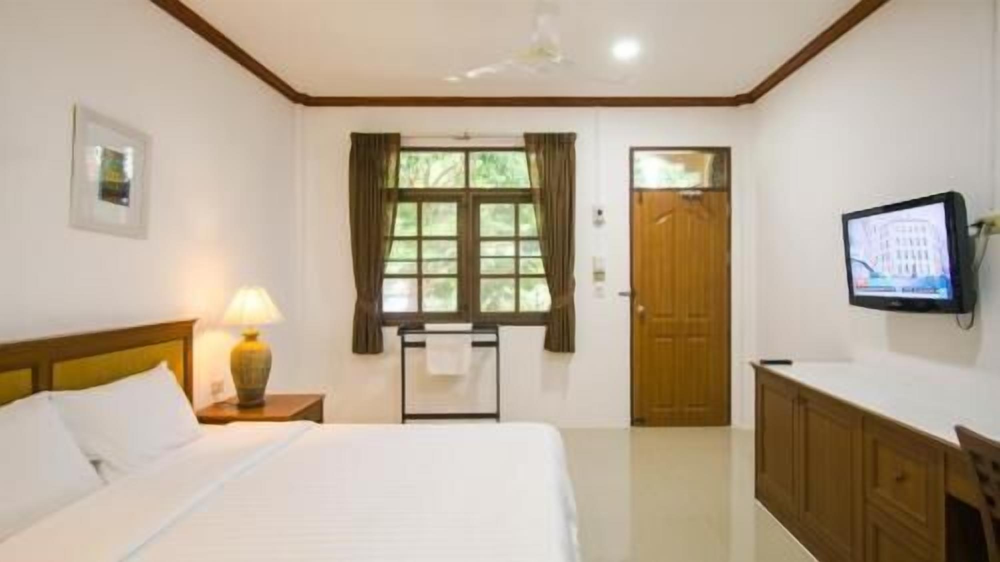 In-room safe, desk, cribs/infant beds, free WiFi