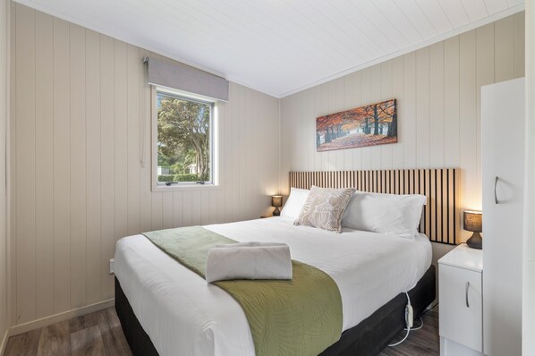 Room - Fitzroy Beach Holiday Park (New Plymouth)