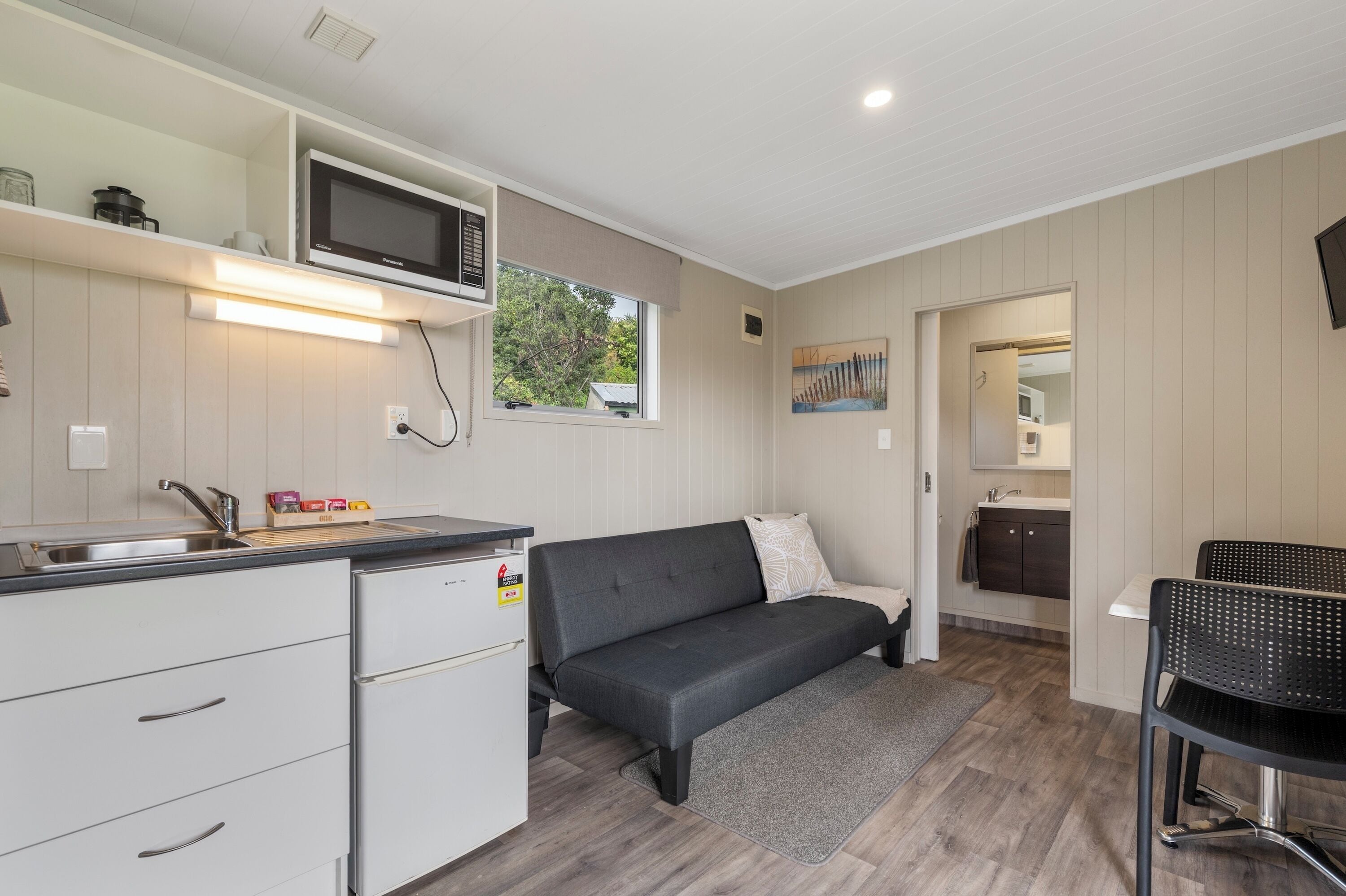 Deluxe-Ferienhütte, 1 Schlafzimmer, Nichtraucher, Kochnische | Eigene Kochnische | Kühlschrank, Mikrowelle, Wasserkocher, Toaster