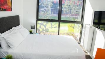 Habitación doble, 1 cama doble | Escritorio, cortinas opacas, wifi gratis y ropa de cama