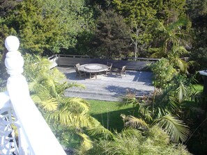 Chambre classique double, 1 grand lit, vue sur le jardin (Rosella) | Balcon