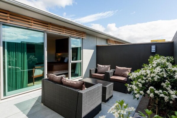 Balcony - The Strand (New Plymouth)