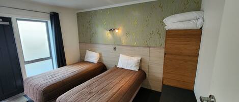 Bureau, espace de travail pour ordinateur portable