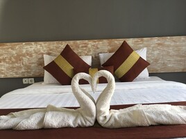 Deluxe Room | In-room safe, desk, soundproofing, free WiFi