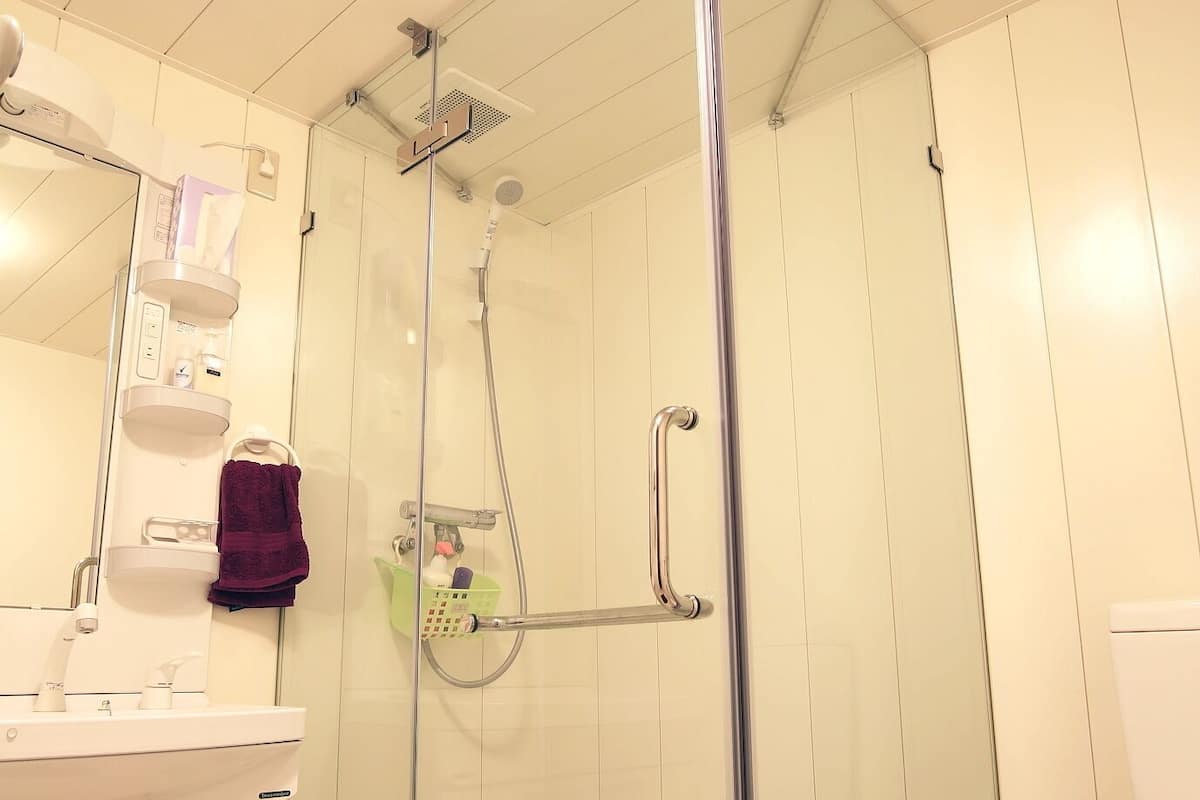 Double or Twin Room (Shower Only) | Bathroom | Towels