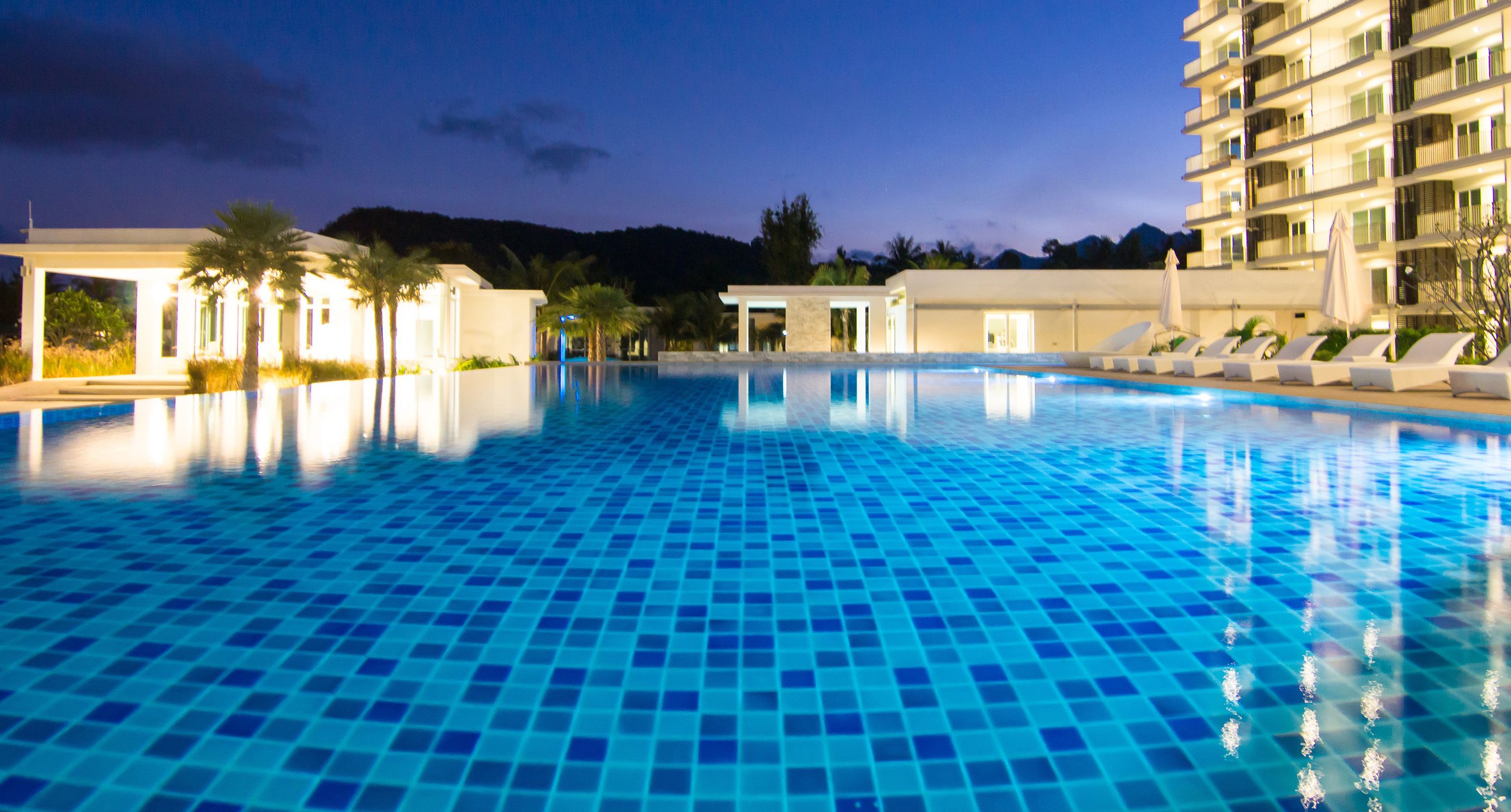 室內泳池、室外泳池