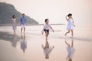 Beach nearby - The Sea Condominium (Sam Roi Yot)