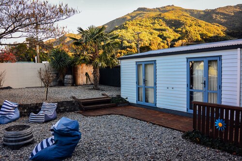 Bluemoon Lodge - Hostel