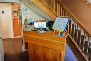 Reception - Bluemoon Lodge - Hostel (Havelock)