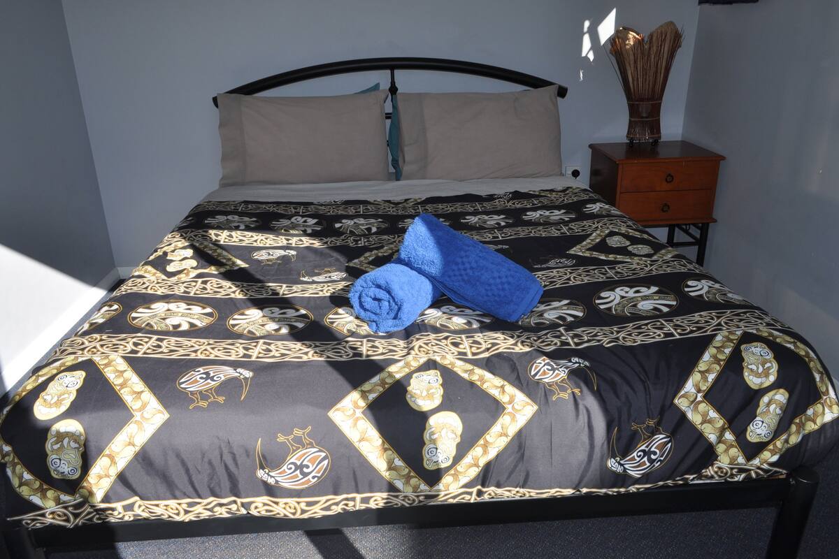 Wifi gratis y ropa de cama 