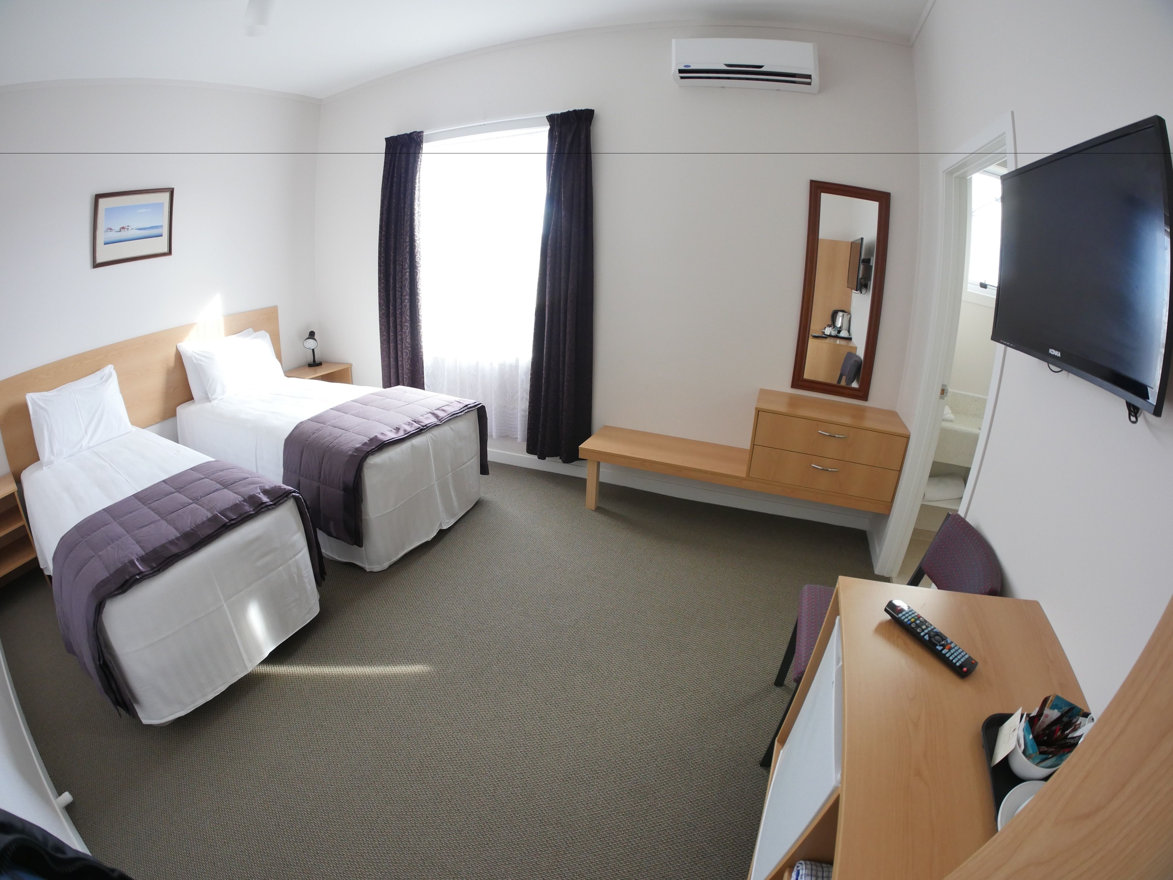 twin room | premium bedding, down duvets, minibar, desk