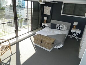 2 Bedroom 2 Bathrooms