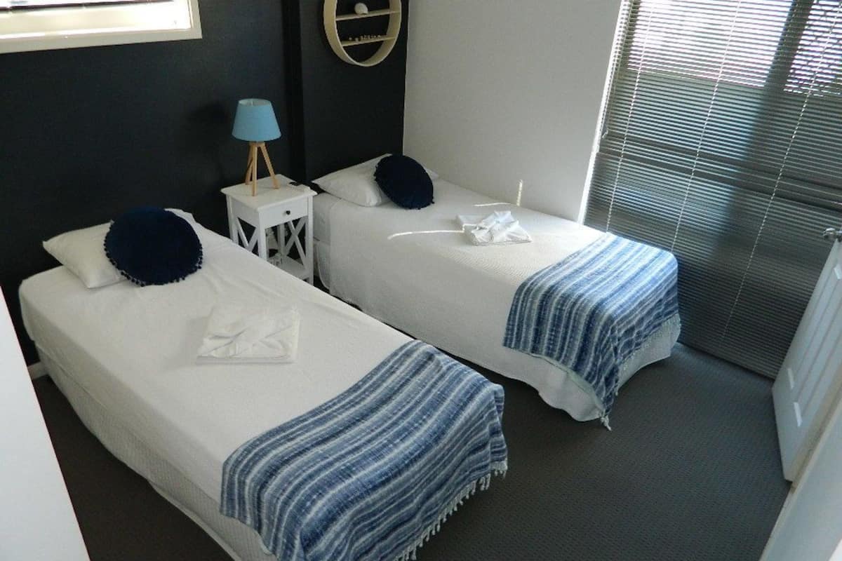 2 Bedroom 2 Bathrooms