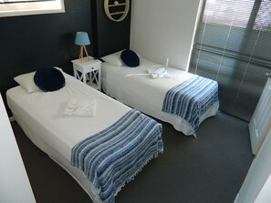 2 Bedroom 2 Bathrooms | Iron/ironing board, wired internet - Queensleigh Holiday Apartments (Broadbeach)