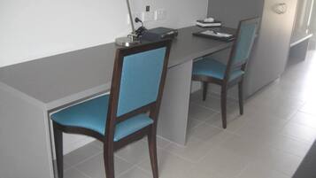 Televisión de pantalla plana 40 cm con canales de televisión por cable