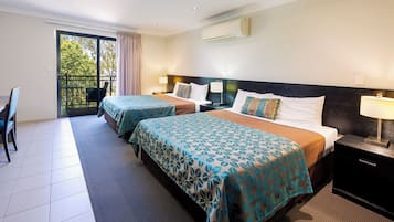 Standard Twin Room | Desk, soundproofing, iron/ironing board, free WiFi