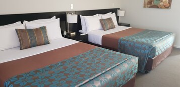 Standard Twin Room | Desk, soundproofing, iron/ironing board, free WiFi