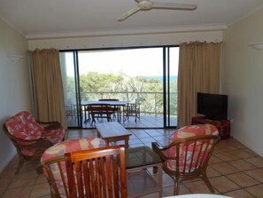 TV - Costa Bella Apartments (Sunrise Beach)