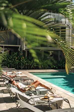 Outdoor pool - Jacaranda Noosa (Noosa Heads)