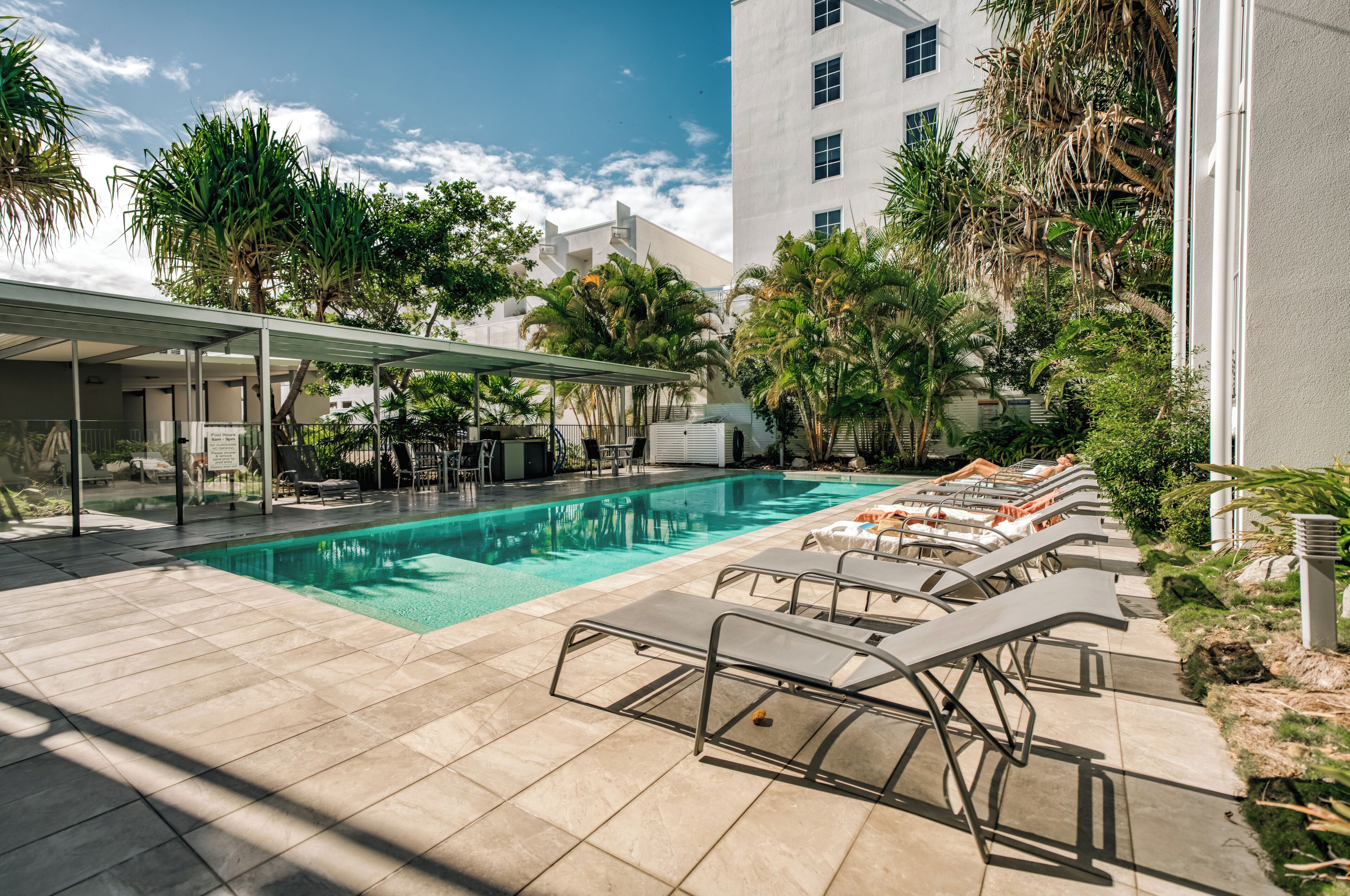 حمّام سباحة خارجي