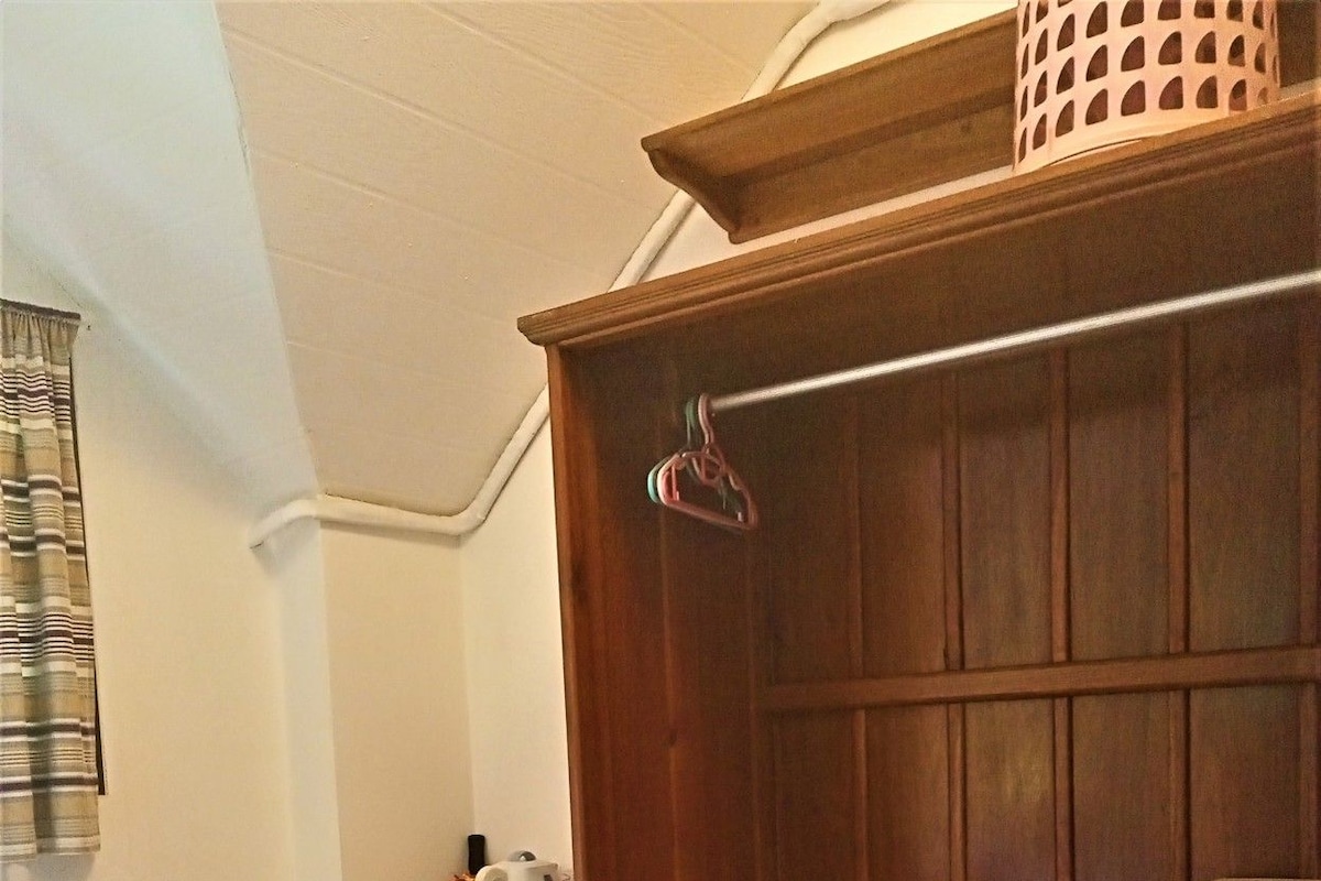 Caja fuerte y ropa de cama