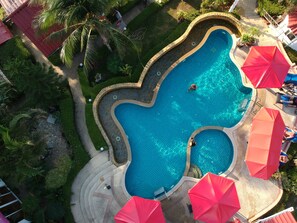 Outdoor pool, open 7 AM to 9 PM, pool umbrellas, sun loungers - Top Resort (Ko Chang)