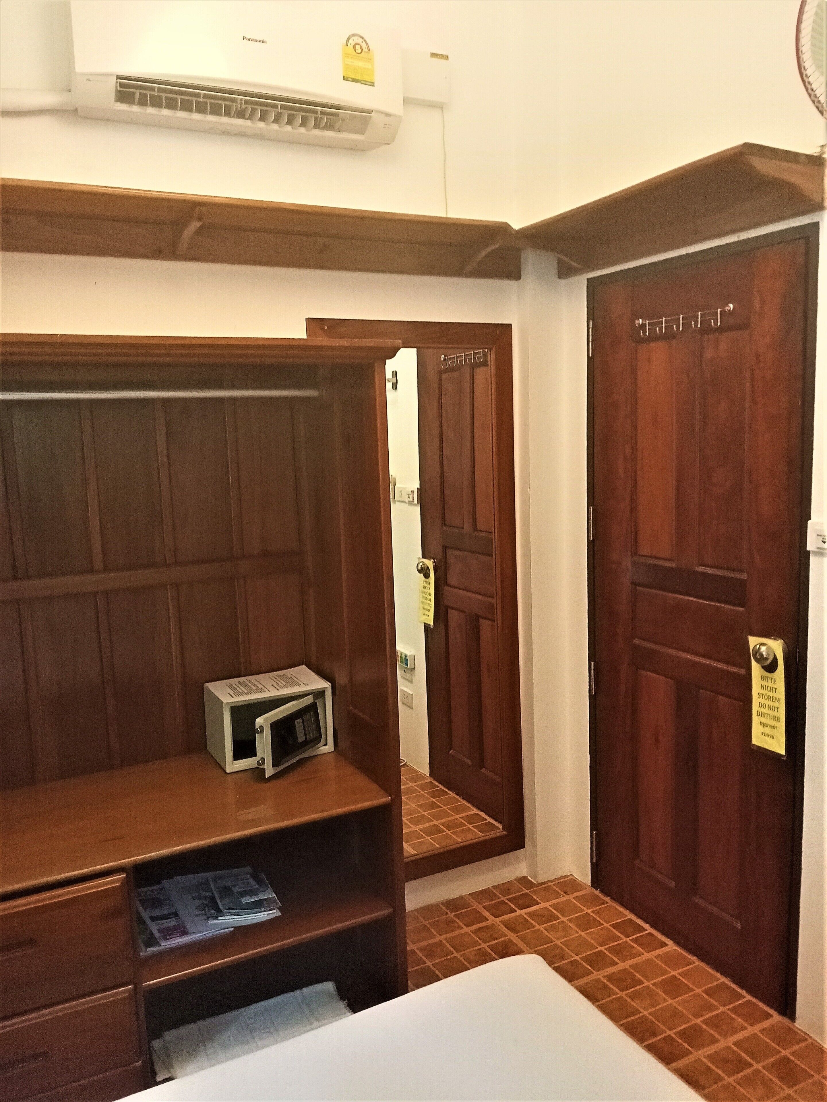 basic single room, shared bathroom | room amenity